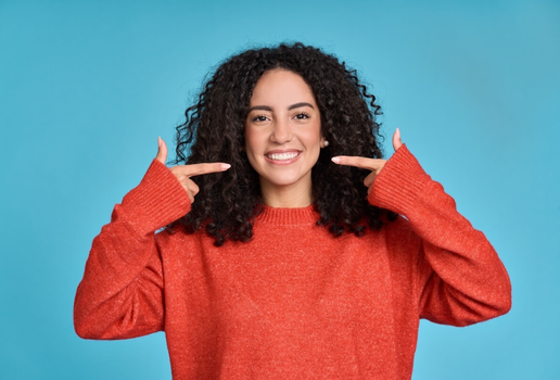 São necessários alguns cuidados para consumir o doce e não prejudicar os dentes (Imagem: Roman Samborskyi | Shutterstock)
