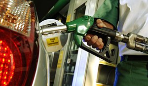 Comparativo gasolina abre foto petrobras