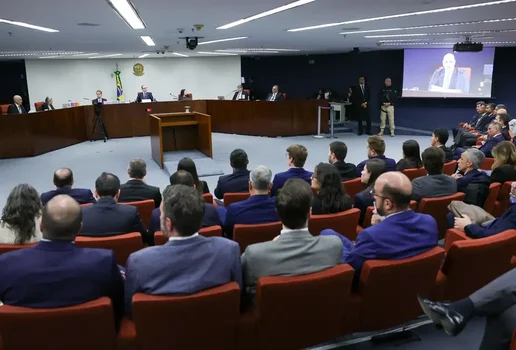 Saiba como foi o 1º dia do julgamento de Bolsonaro e mais sete réus