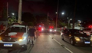Atropelamento no bairro de Mandacaru, na noite deste sábado (7).