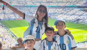 Antonella, esposa e Messi, junto aos filhos