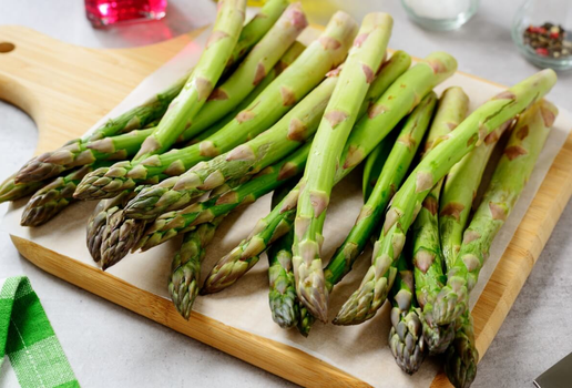 O aspargo é um alimento nutritivo e benéfico para a saúde (Imagem: nelea33 | Shutterstock)