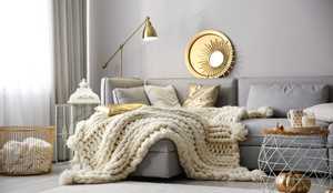 Conceito hygge preza pelo conforto e bem-estar (Imagem: New Africa | Shutterstock)