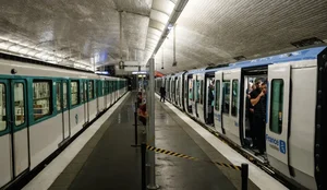 Metro paris france