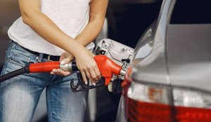 Com o aumento do preco da gasolina muitos motoristas tem procurado por maneiras de reduzir os gastos para nao pesar ainda mais no bolso 416620 article